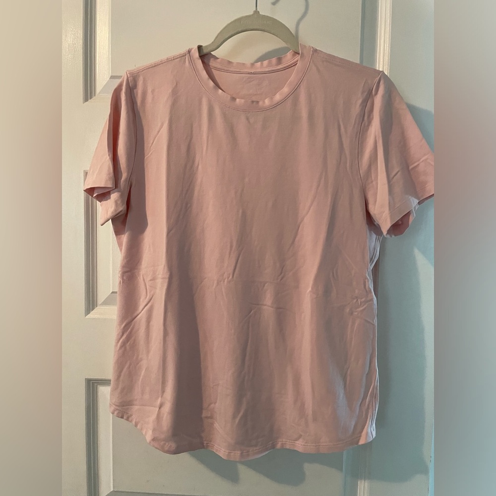 Lululemon light pink tee